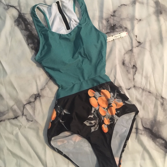 'Tropics' One Piece Monokini Cutout Beach Swimsuit - Picture 3 of 7